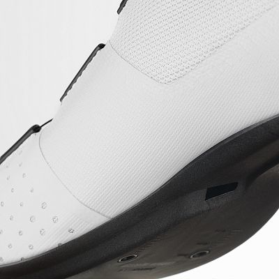 Превью  Велотуфли шоссейные FIZIK Tempo Overcurve R4 White/Black